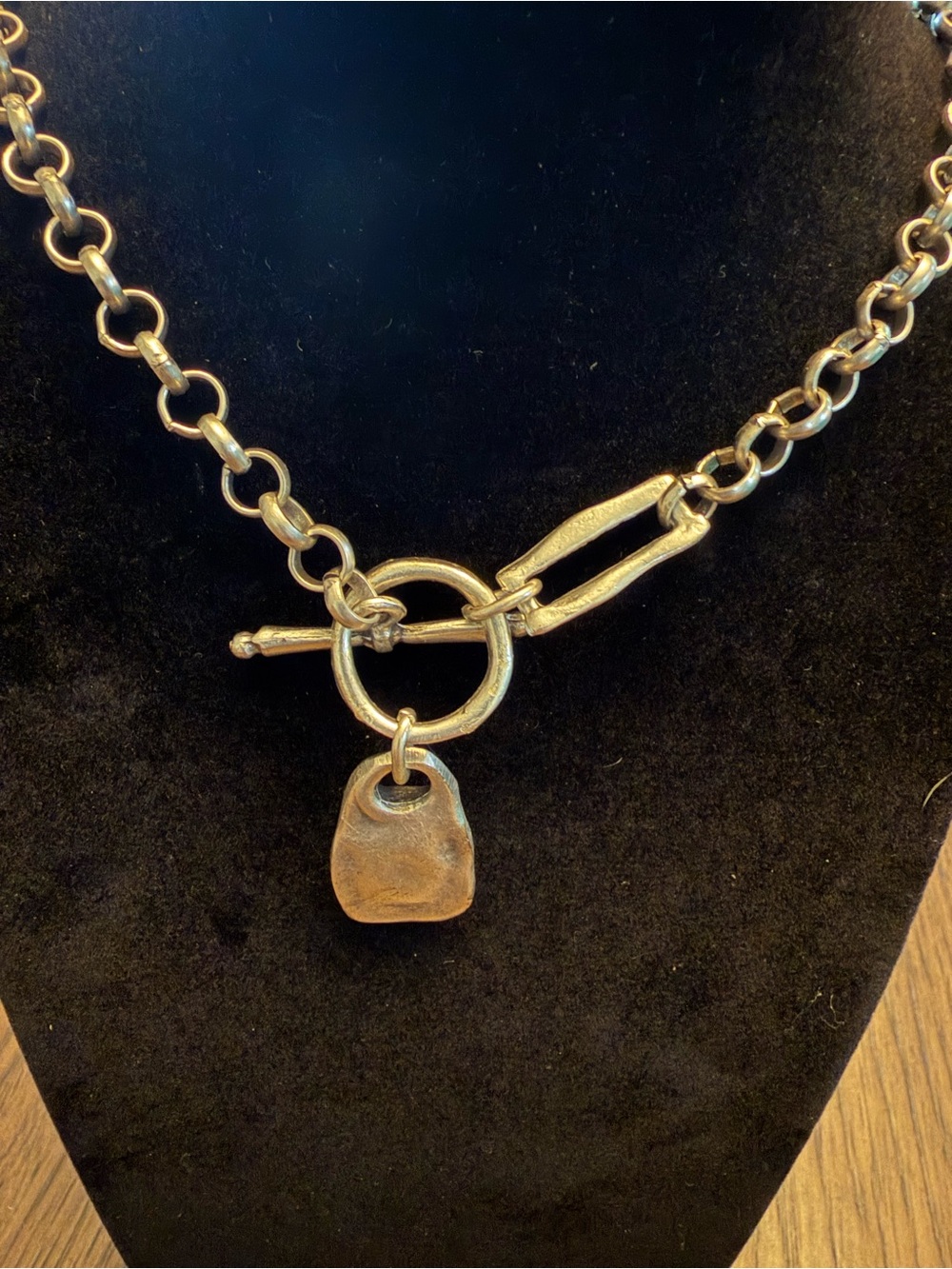 Hammered Sterling Silver Toggle Padlock Chain Necklace Silver Tone - Picture 2 of 2